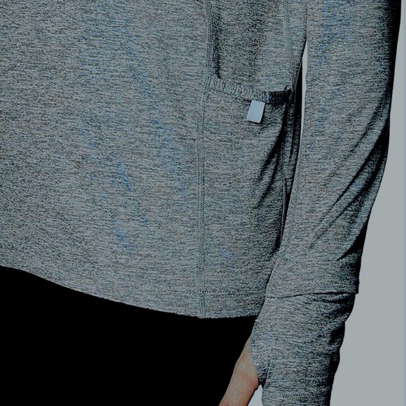 NIKE Women's Element Running Crewneck Pullover Long Sleeve Shirt, Smoke Grey - Picture 5 of 6